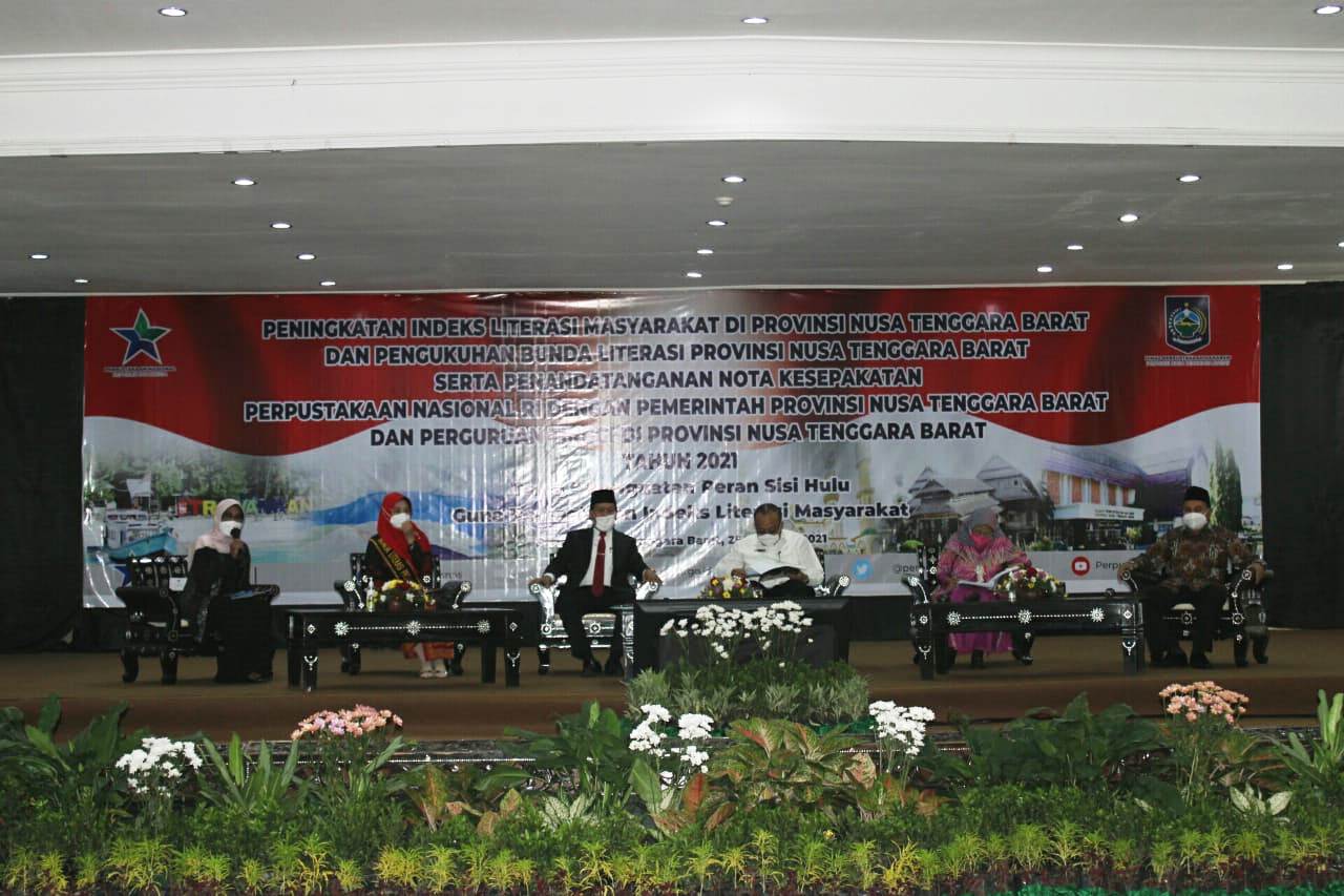 seminar-dan-talk-show-peningkatan-indeks-literasi-masyarakat
